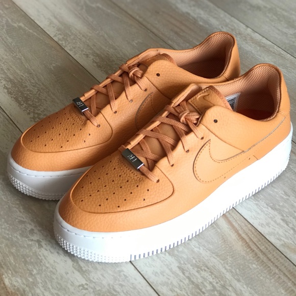 NWT Nike Air Force 1 Sage Rare - Picture 2 of 8